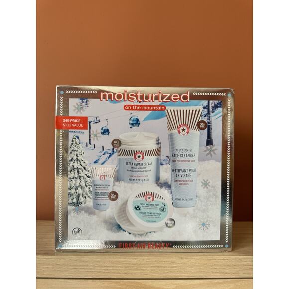 NEW!~ First Aid Beauty MOISTURIZED ON THE MOUNTAIN 4 PIECE SET